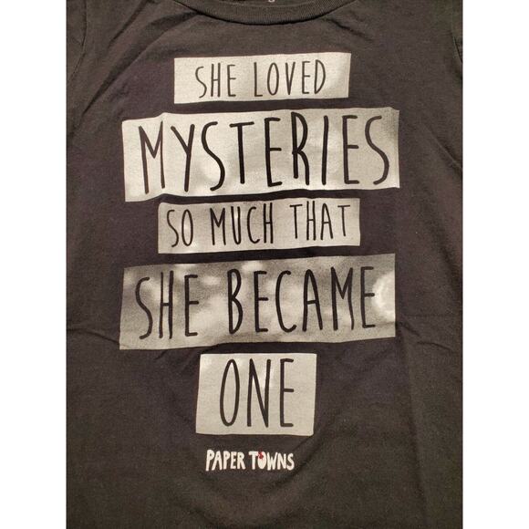 Paper Towns "She Loved Mysteries So Much That She Became One" Tee | Size Small - Picture 2 of 4